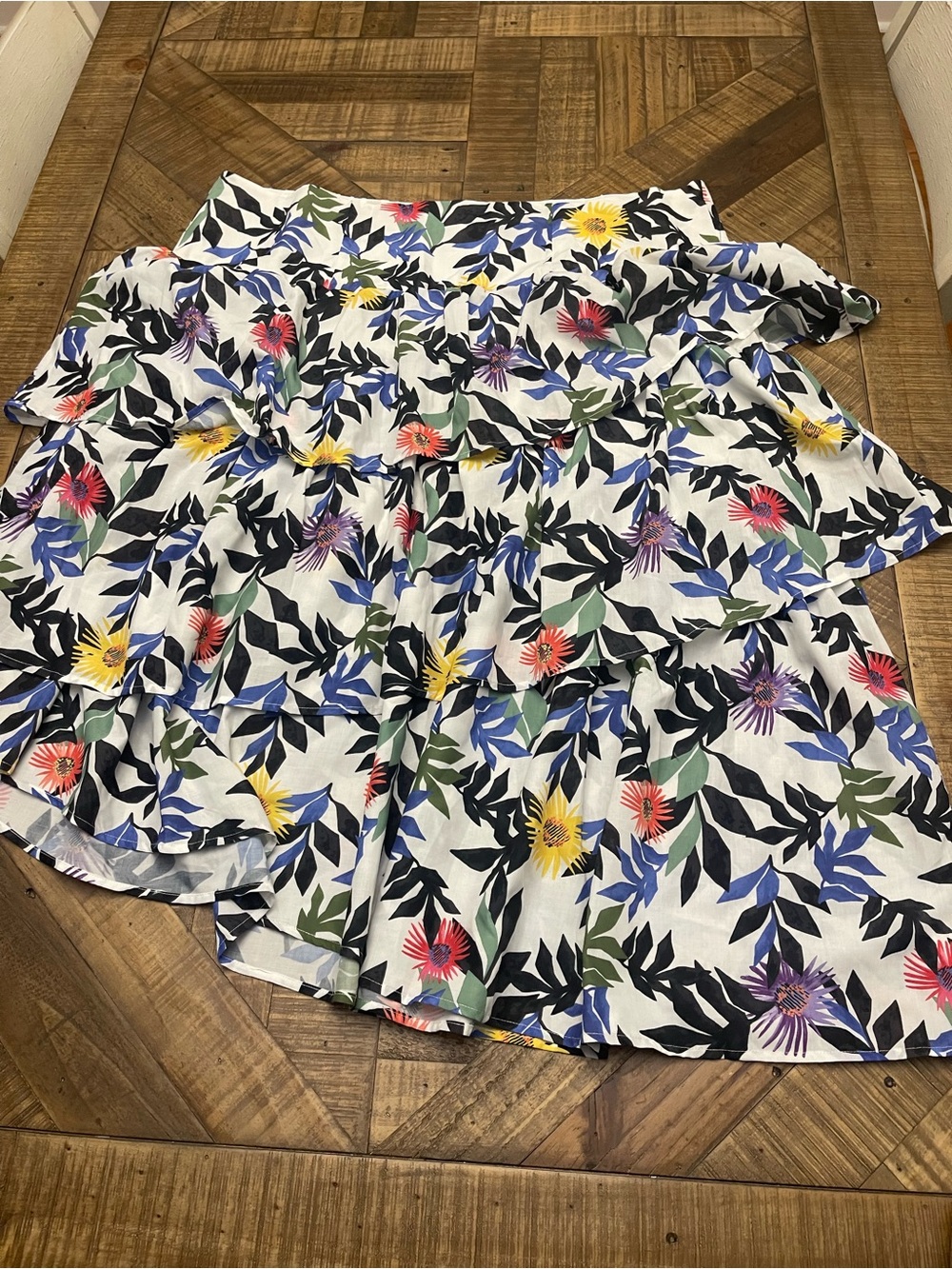 Eloquii NWT Tropical Floral Asymmetrical Tiered Midi Ruffle Skirt Size 24